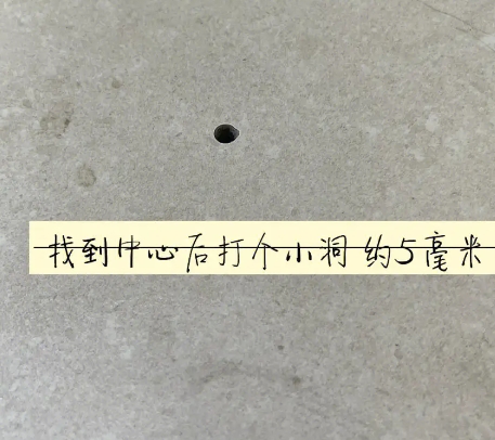 清河瓷砖空鼓维修公司专业解答在瓷砖铺贴过程中，如果砂料搅拌不均匀，将会带来以下问题